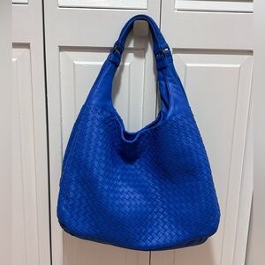 Bottega Veneta Intrecciato Nappa Campana bag, blue. Amazing condition hobo bag